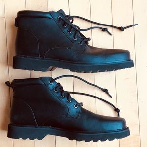 Rockport Men’s 9 Wide, Northfield, Hydro Shield, Leather Boots, EUC- like new